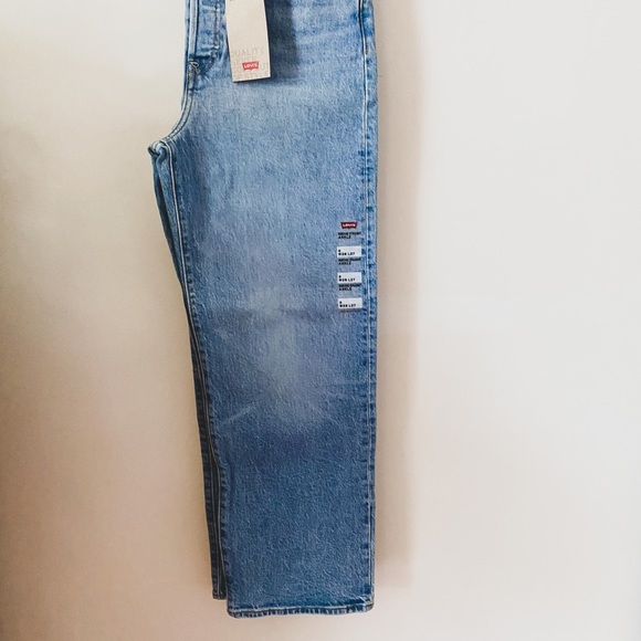 NWT Levi Ribcage Straight Ankle Jeans - Picture 2 of 5